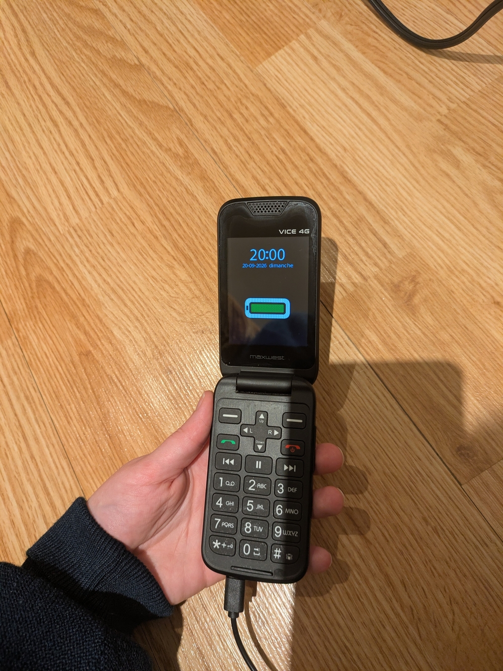 Maxwest Vice 4G Flip Phone